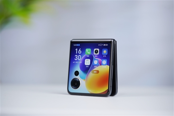 榮耀首款小折疊Magic V Flip備件維修價(jià)格出爐：換業(yè)內(nèi)最大外屏679元