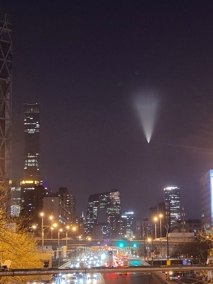 北京等多地天空疑現(xiàn)震撼的火箭夜光云：原理科普