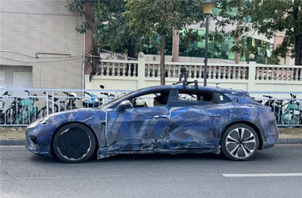 對標(biāo)保時捷！騰勢全新獵裝車型曝光：有望年中發(fā)布