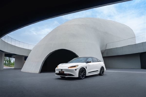 有望搭載華為ADS 2.0！極狐阿爾法S先行后驅(qū)款將于北京車展上市