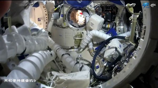 中國(guó)空間站拍2023年第一縷陽(yáng)光！如此美景 一天能看16次