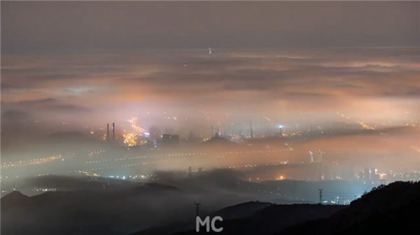 北京上空出現(xiàn)史詩(shī)級(jí)平流霧！攝影師記錄全程：極罕見的現(xiàn)象