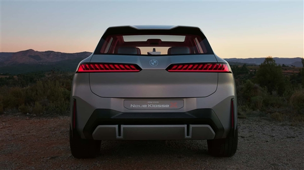 大鼻孔搶鏡！寶馬新時(shí)代X概念車發(fā)布：量產(chǎn)版明年投產(chǎn)