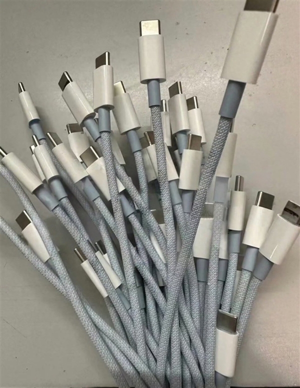 官方100多數(shù)據(jù)線必須買 蘋果拒絕與安卓互通！iPhone 15的USB-C數(shù)據(jù)線曝光