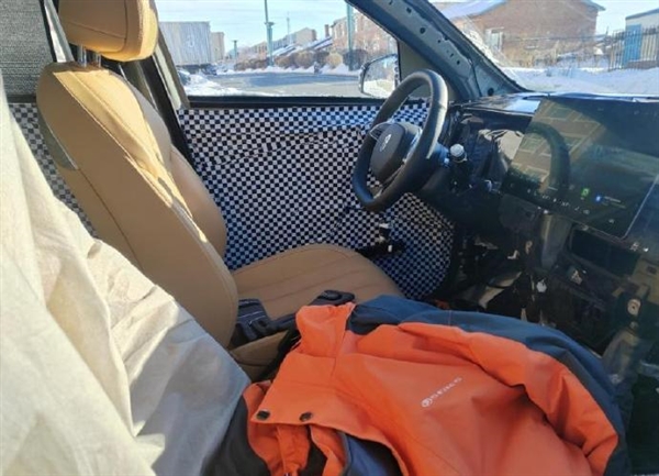 新旗艦來了！華為問界M9首度曝光：預(yù)計(jì)售價(jià)50萬 與Mate60同臺(tái)亮相