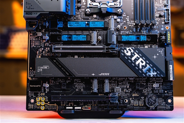 銳龍9000配它才帶勁！AMD 870E主板9月30日解禁