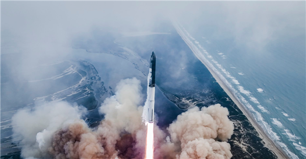 人類最強(qiáng)火箭星艦試飛失敗又如何 馬斯克曬大量發(fā)射照:震撼(圖4) 人類最強(qiáng)火箭星艦試飛失敗又如何 馬斯克曬大量發(fā)射照:震撼