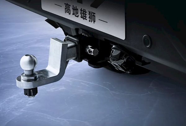 自帶賽車級(jí)減震+電動(dòng)絞盤！猛士917官改版亮相：專為越野打造