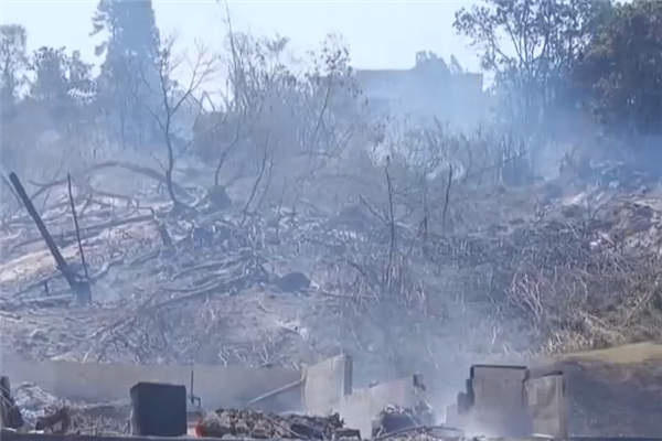 已致53死 航拍夏威夷超強(qiáng)山火事發(fā)地：像是被轟炸戰(zhàn)區(qū)