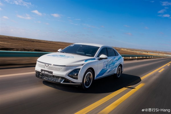 3.82L虧電油耗+1346km極限續(xù)航！五菱星光拿下緊湊型轎車?yán)m(xù)航冠軍