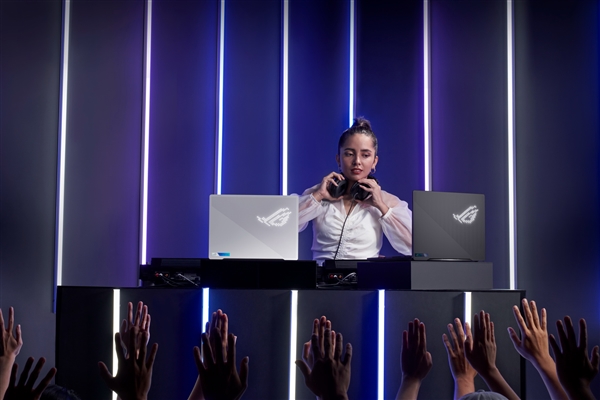 ROG三大新本海量美圖賞：A面美如畫、18寸巨無霸